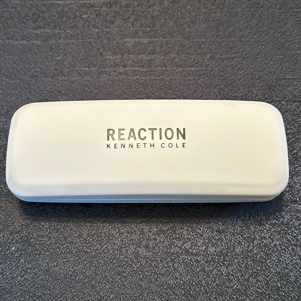 Kenneth Cole Reaction glasses case